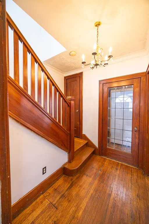 204 Salisbury St photo 5